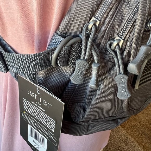 NWT East West Sling Utility Bag. This bag is great for an on the go person. - Picture 9 of 11